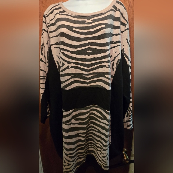 Carmakoma Black & Tan Zebra Print Sweatshirt Dress SzXL - Picture 6 of 9